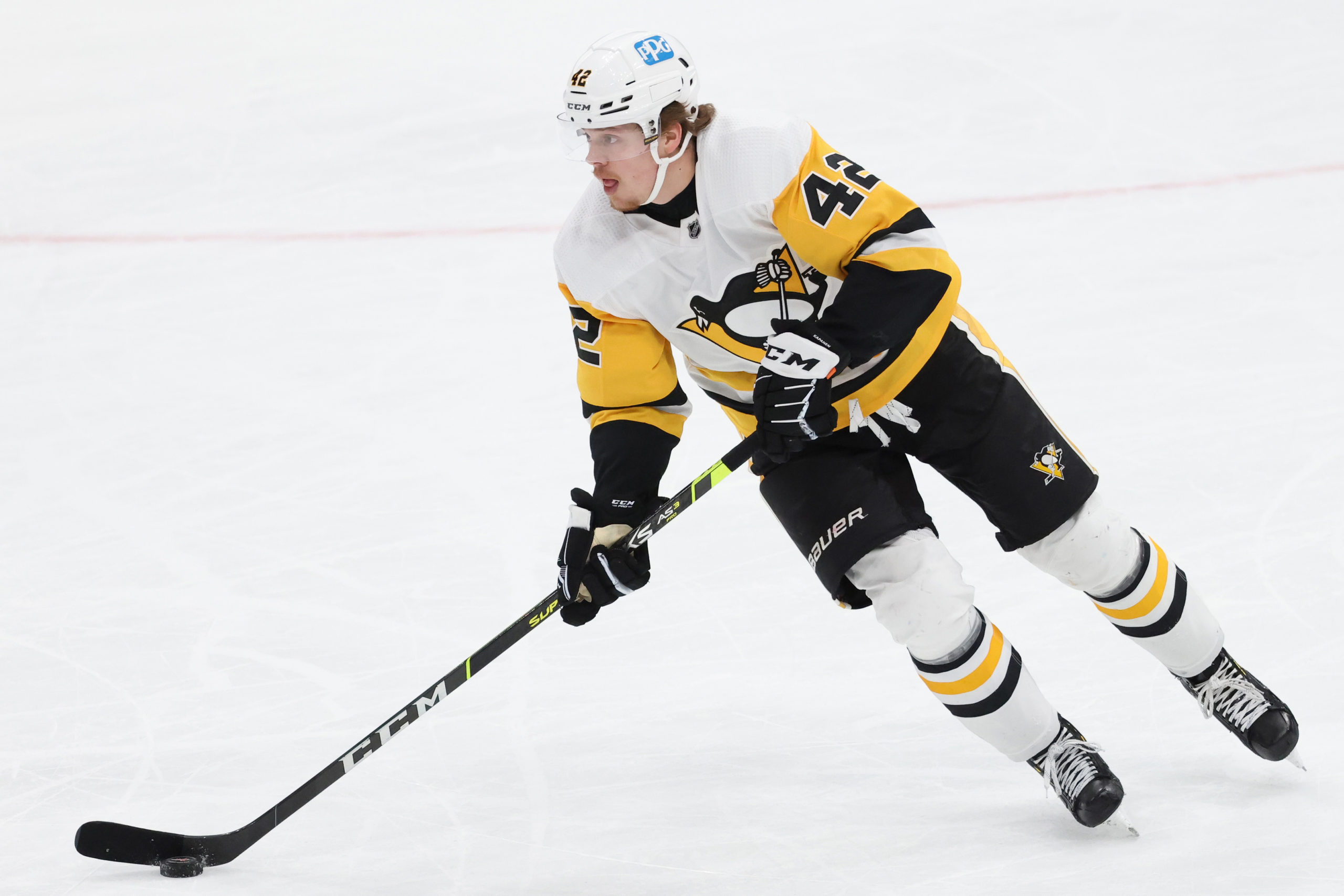 Blues claim Penguins' Kasperi Kapanen off waivers before head-to