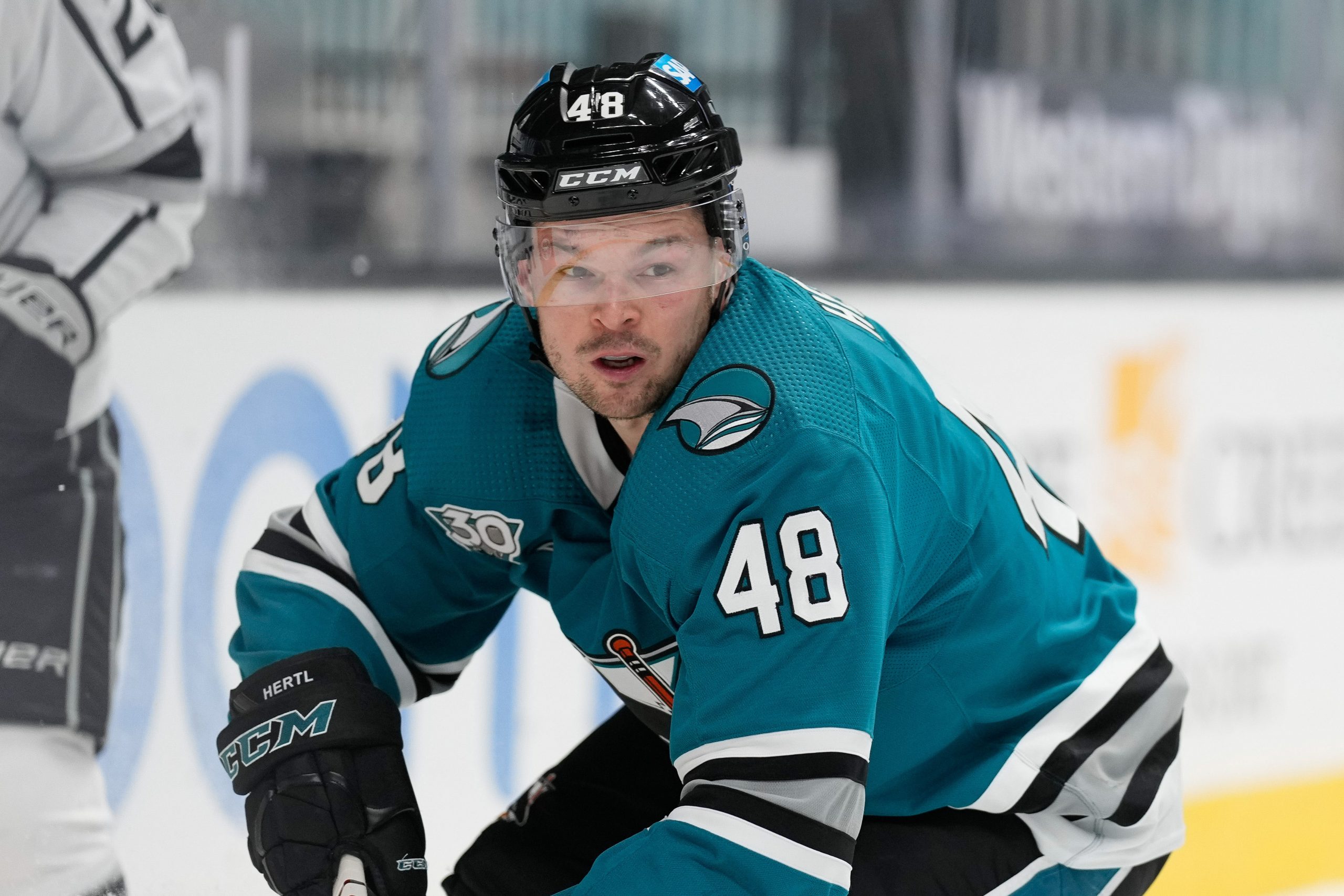 Sharks re-sign forward Steven Lorentz to two-year contract
